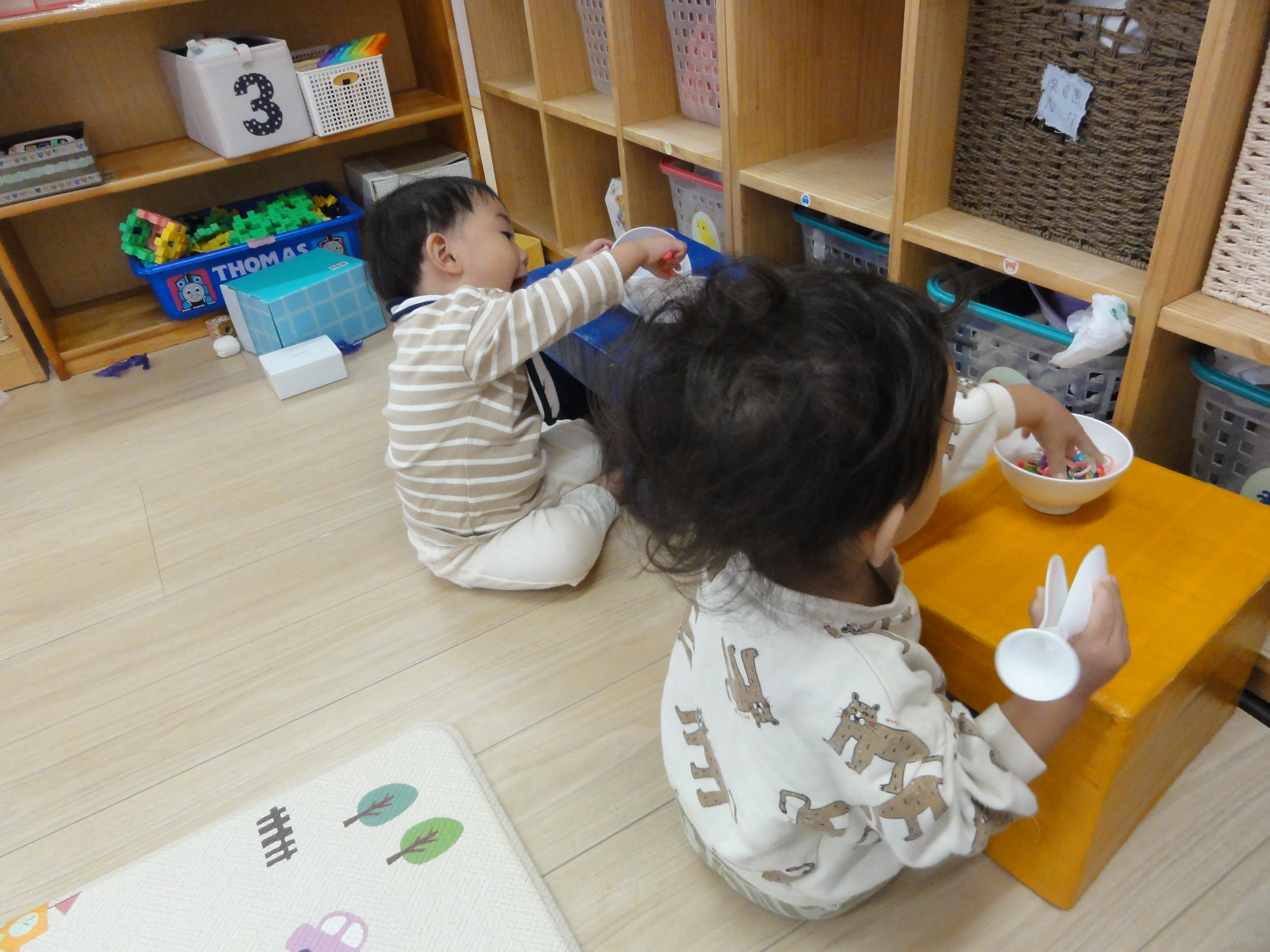 手指あそび (4)