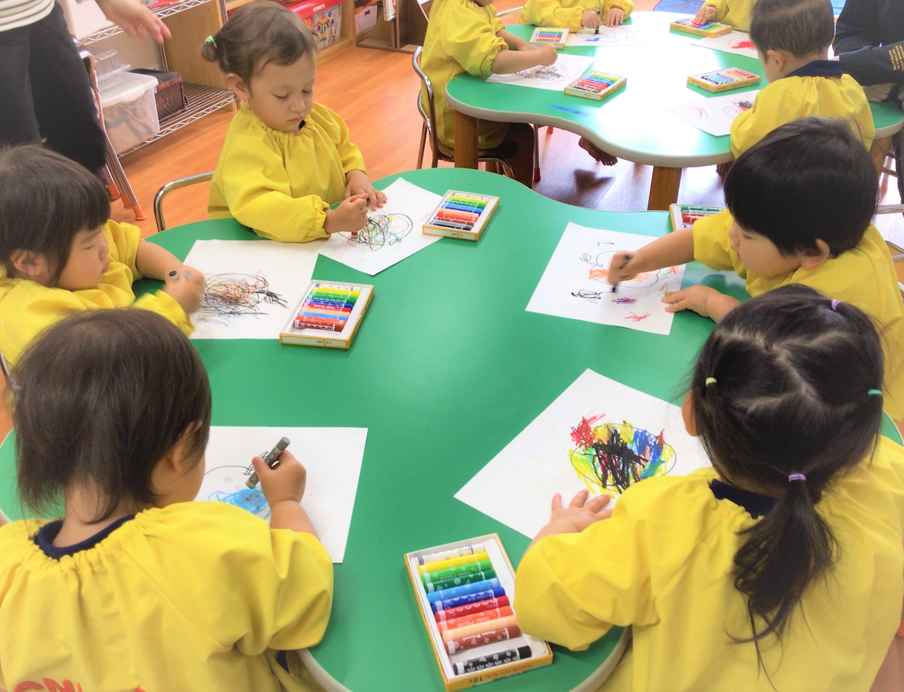 給食の画自由遊びや個別知能教育像